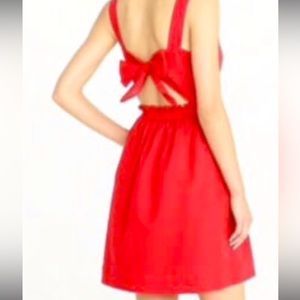 Very classy, but also keeping it casual red dress